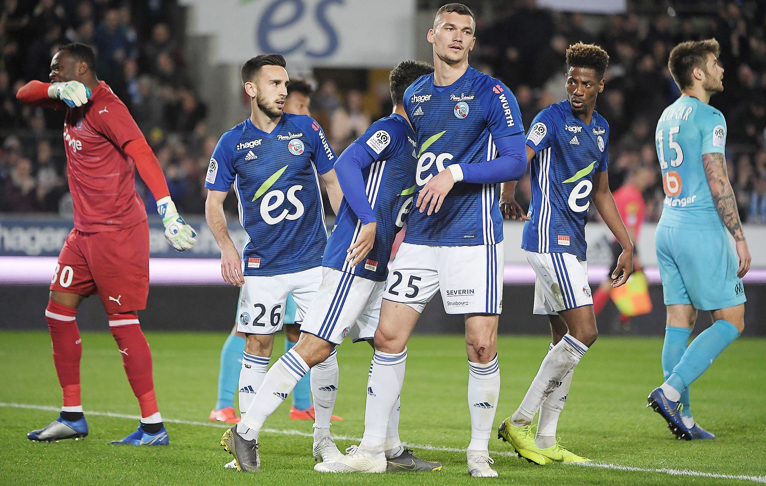 包含史特拉斯堡主场战平拉斯加，遗憾失分的词条