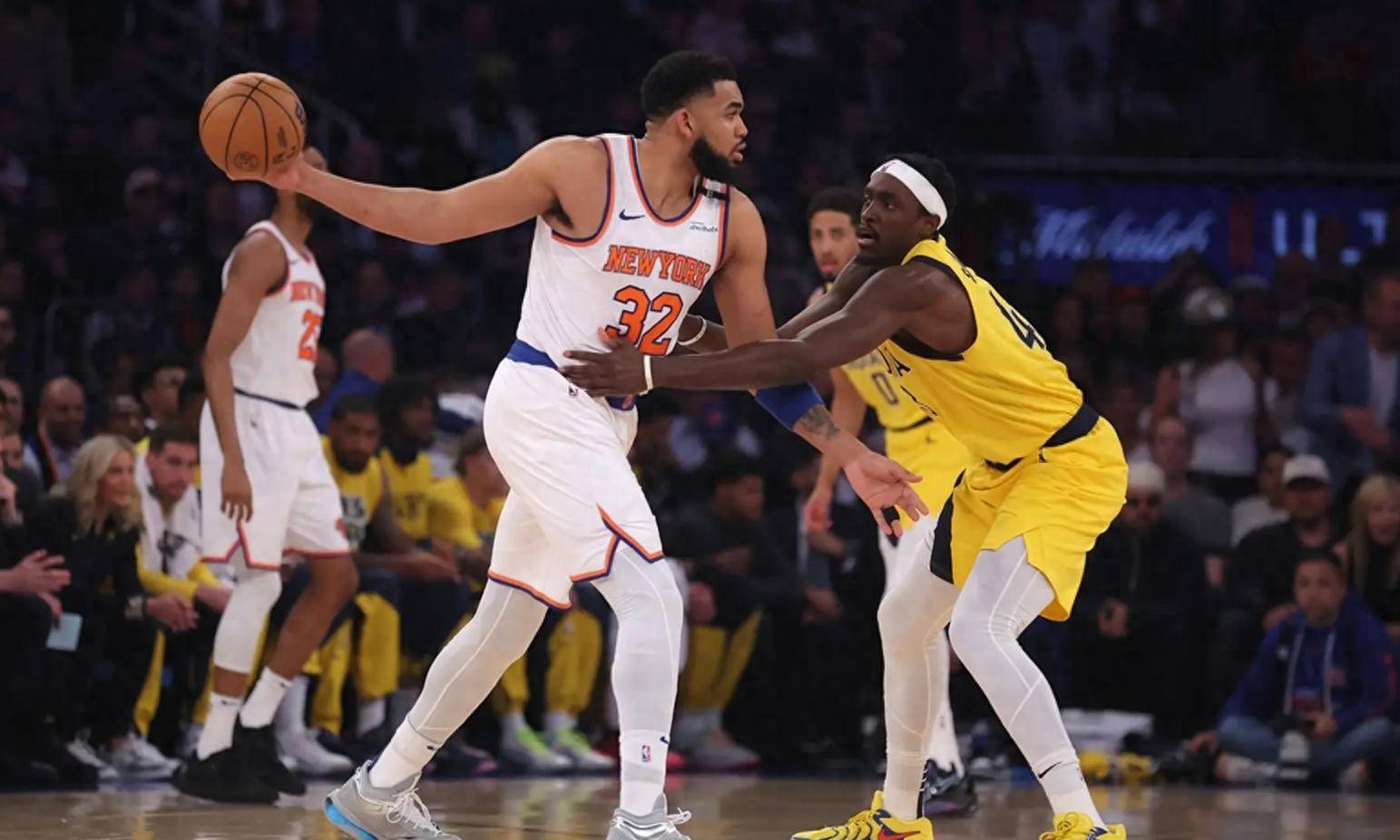 足球赛场上的变数无穷，胜负悬念不断