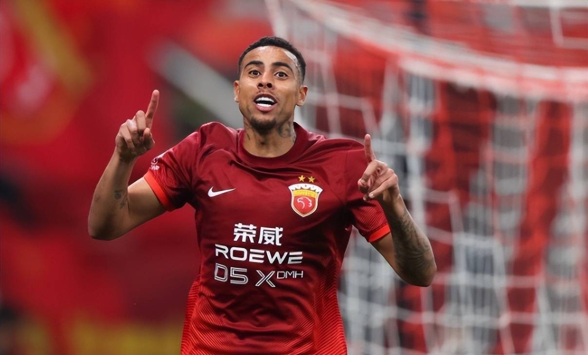 外援球员表现出色，助力球队逆转胜利